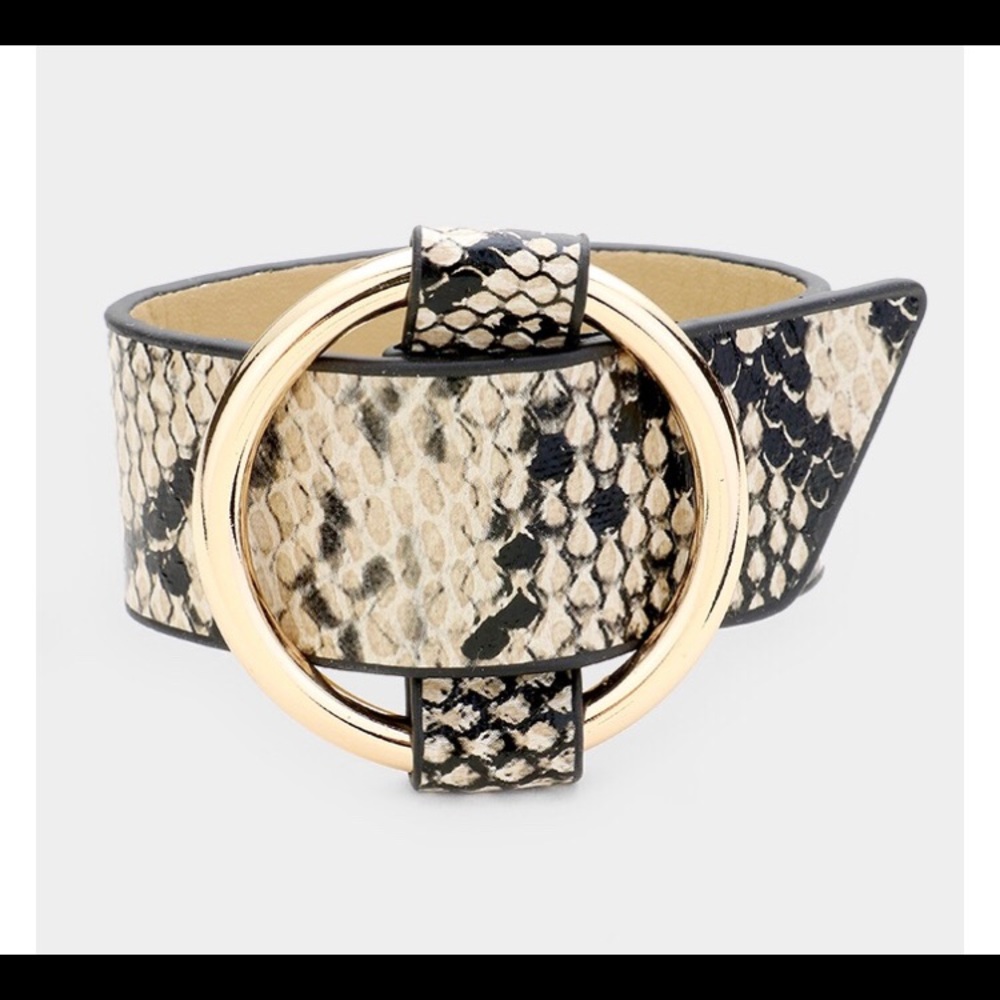 Round Metal Buckle Snake Pattern Leather Bracelet
